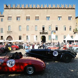 Palazzo Castiglioni Luxury And Pensión